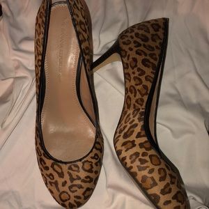 5/25 🌈 Banana Republic heels size 9